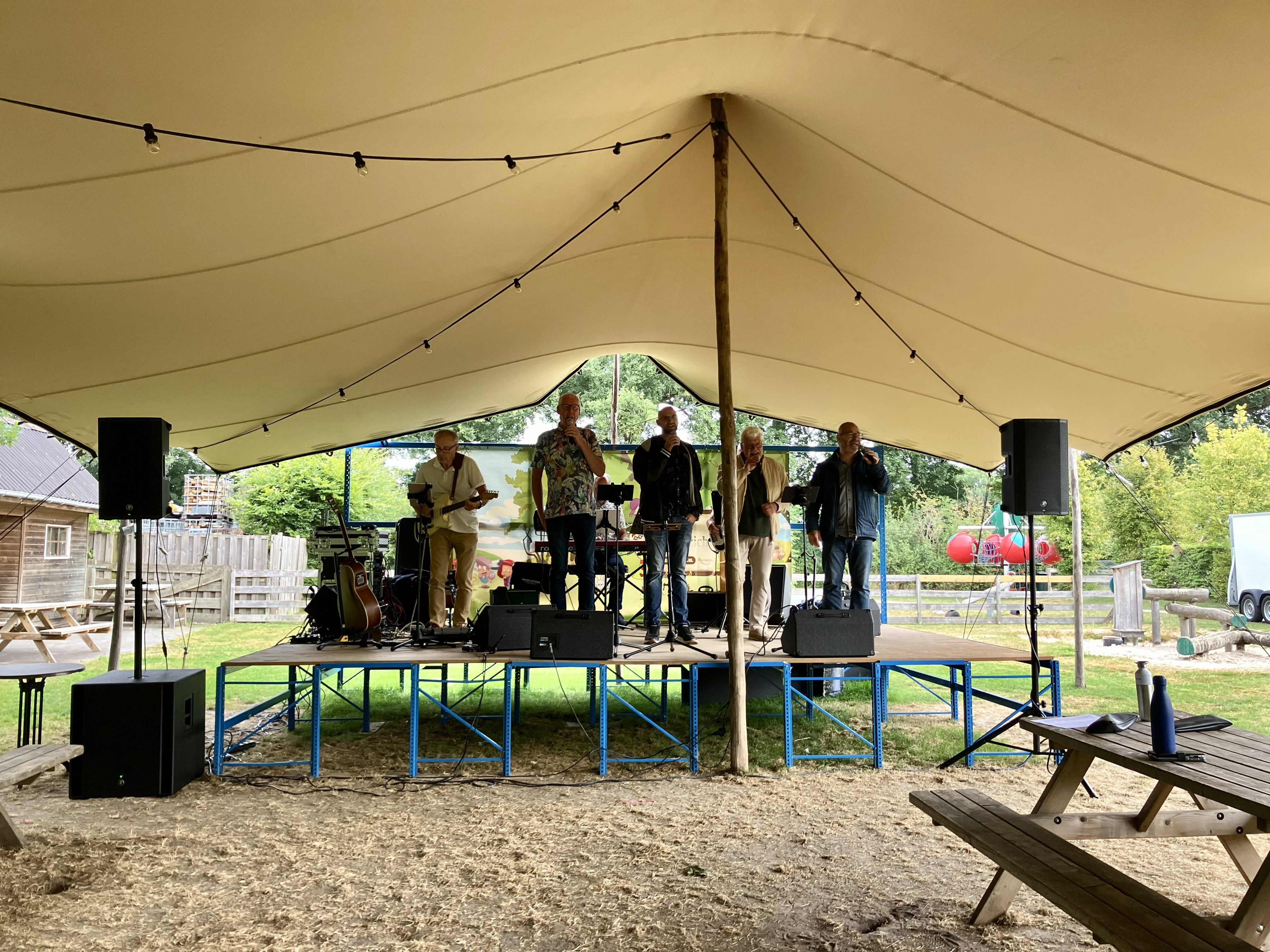 True Desire Vocal Band optreden
